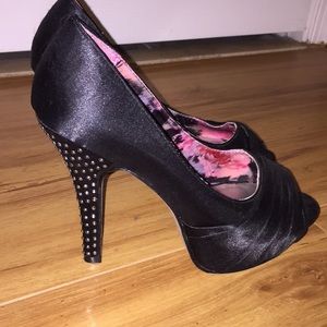 NEW. Steve Madden heels